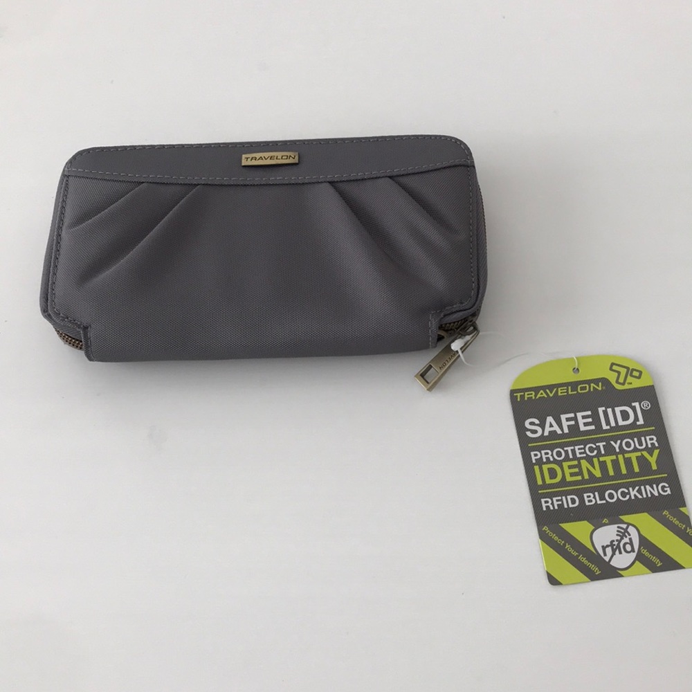 Travelon Wallet